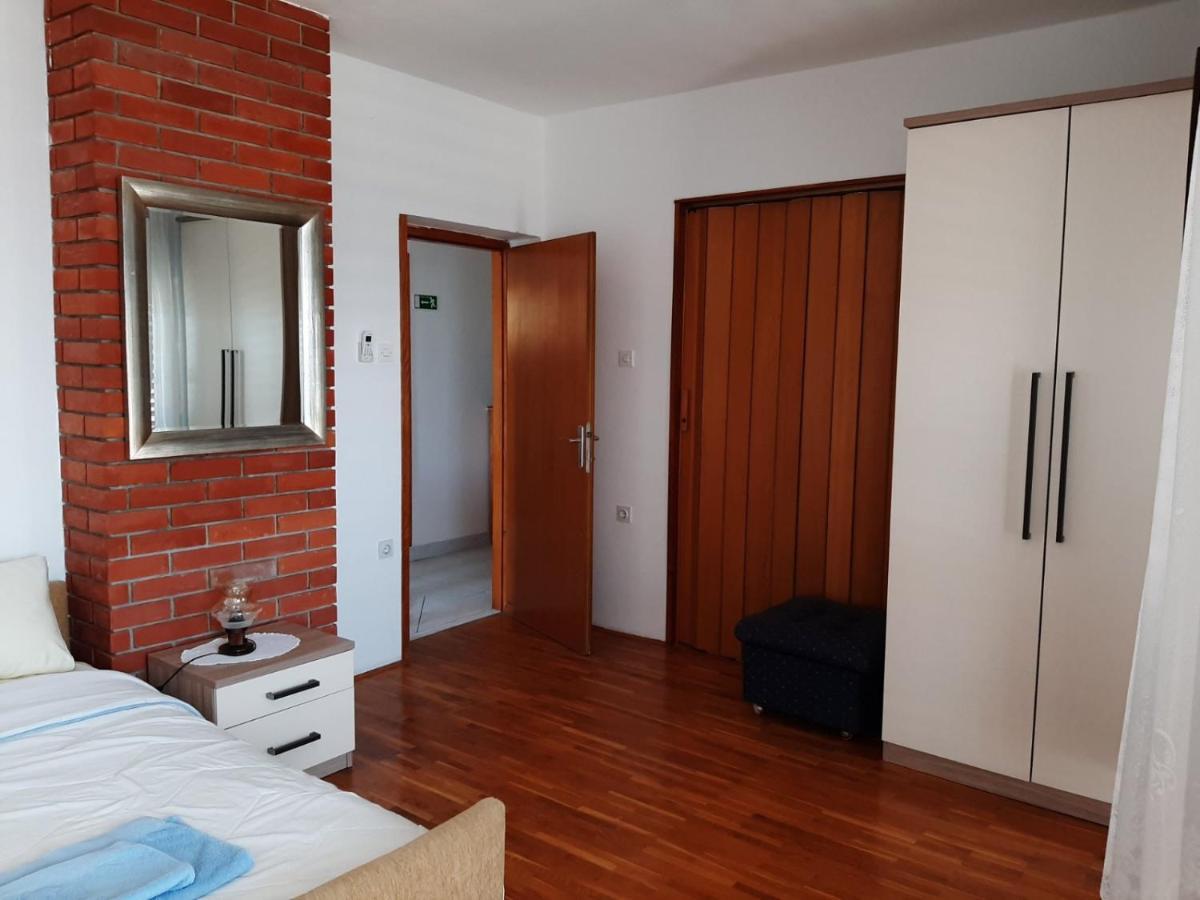 Apartments Grozdana Цриквеница Экстерьер фото